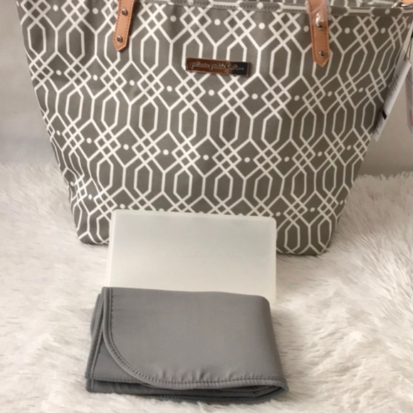 Petunia Pickle Bottom Tote Diaper Bag - Picture 5 of 6